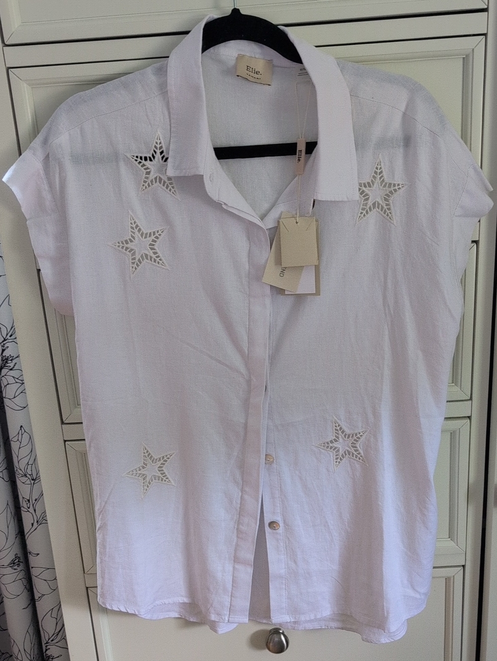 Tahari Elie White Collared Button-Up Shirt